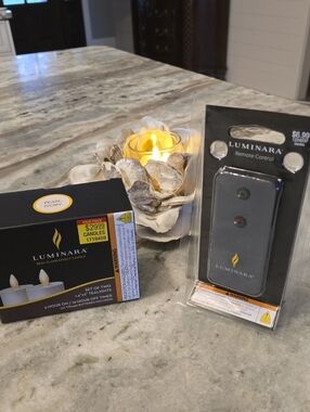 Holiday Luminara Ivory Flameless Tealights (One Box/2 tealights) w/remote NWT